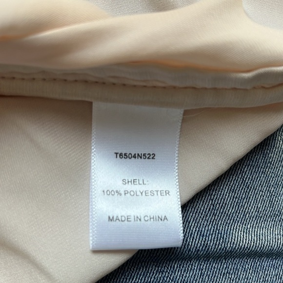 Tarte V-Neck Sleeveless Loose Tank in Blush Size Medium - Picture 7 of 8